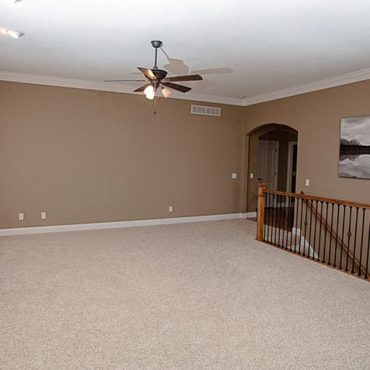 https://www.rivervalleyhomesqc.com/wp-content/uploads/6126_Judson_Circle_10-540x540.jpg