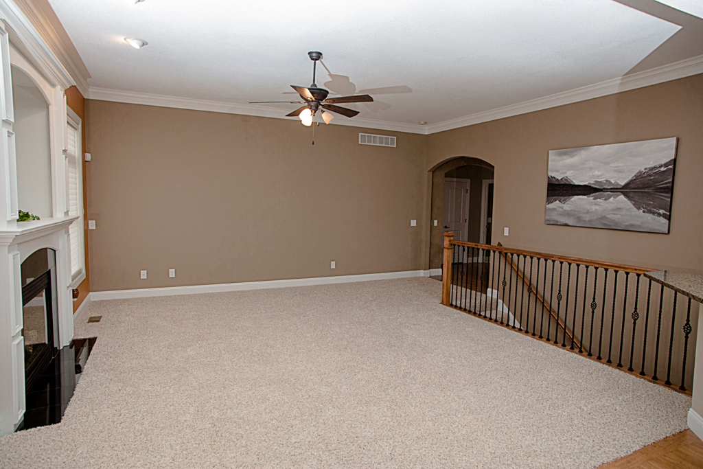 https://www.rivervalleyhomesqc.com/wp-content/uploads/6126_Judson_Circle_10.jpg