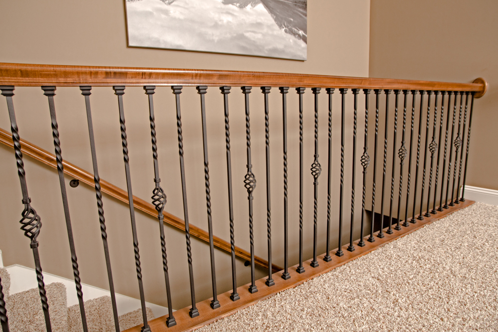 https://www.rivervalleyhomesqc.com/wp-content/uploads/6126_Judson_Circle_14.jpg