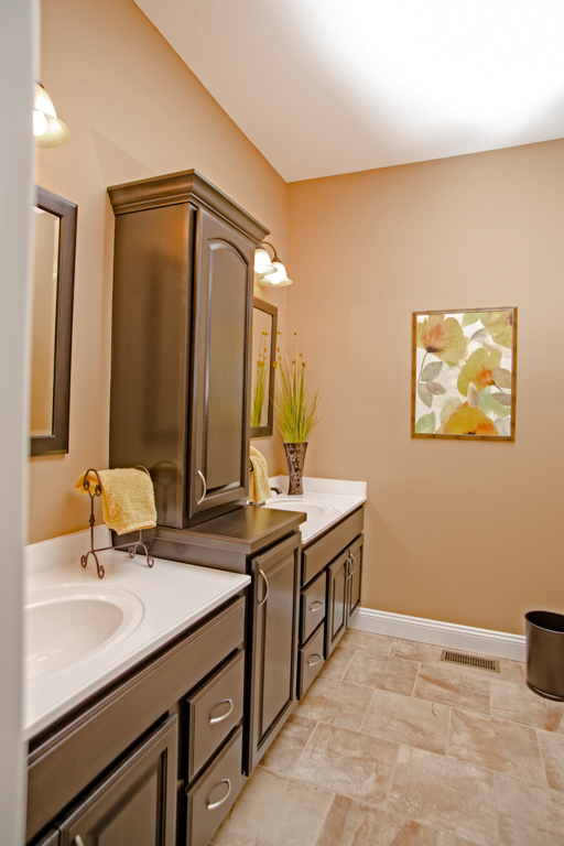 https://www.rivervalleyhomesqc.com/wp-content/uploads/6126_Judson_Circle_2.jpg