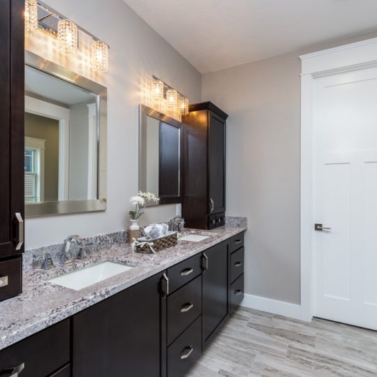 https://www.rivervalleyhomesqc.com/wp-content/uploads/6234_Whispering_Hills_Ct_14-540x540.jpg