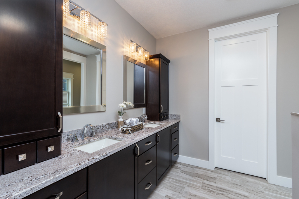 https://www.rivervalleyhomesqc.com/wp-content/uploads/6234_Whispering_Hills_Ct_14.jpg