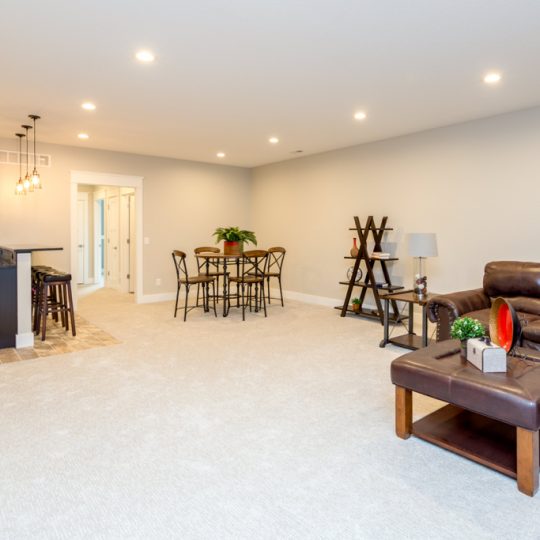 https://www.rivervalleyhomesqc.com/wp-content/uploads/6234_Whispering_Hills_Ct_18-540x540.jpg