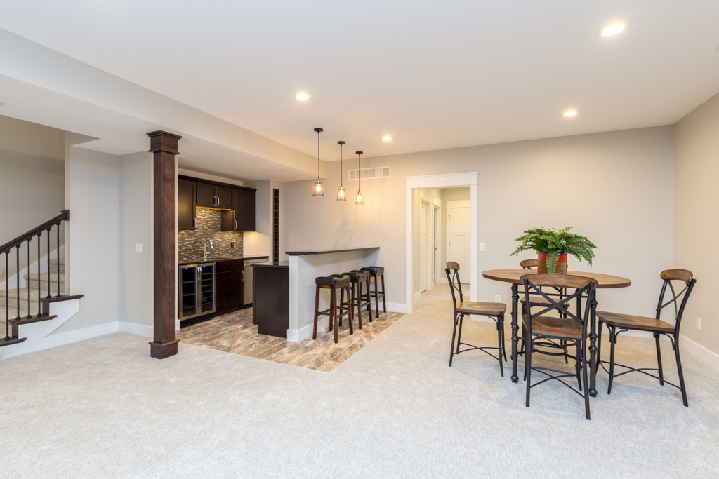 https://www.rivervalleyhomesqc.com/wp-content/uploads/6234_Whispering_Hills_Ct_19.jpg
