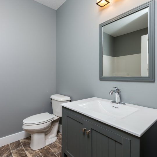 https://www.rivervalleyhomesqc.com/wp-content/uploads/6234_Whispering_Hills_Ct_23-540x540.jpg