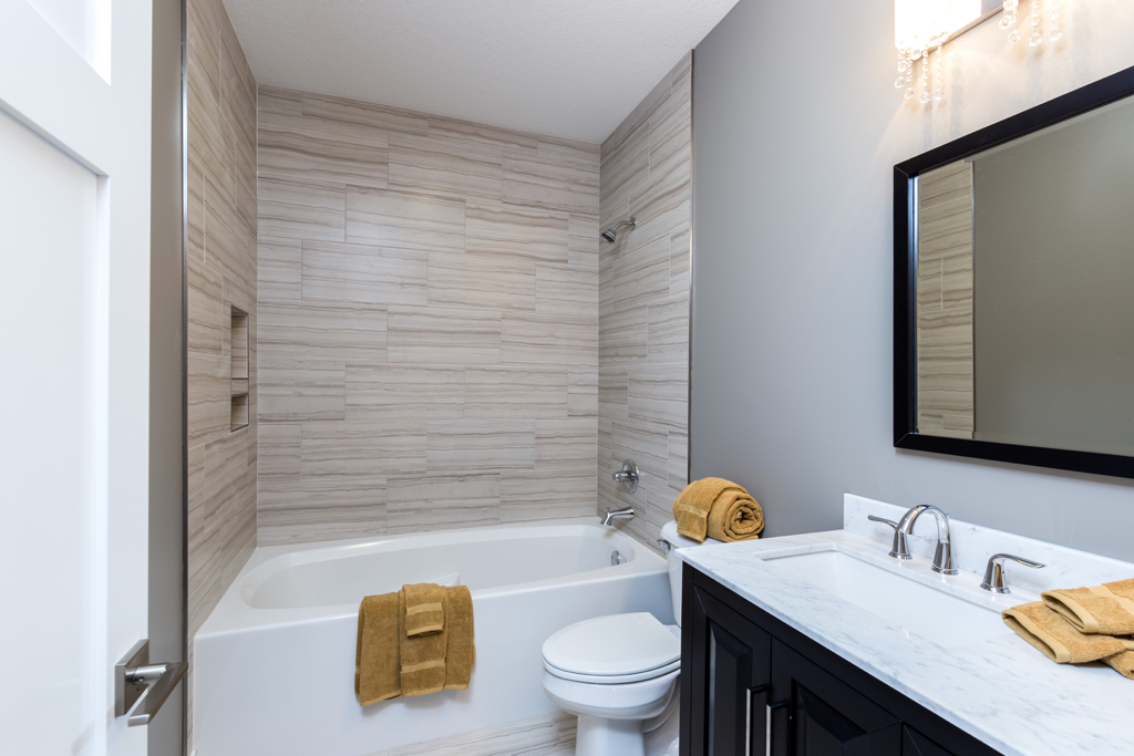 https://www.rivervalleyhomesqc.com/wp-content/uploads/6234_Whispering_Hills_Ct_26.jpg