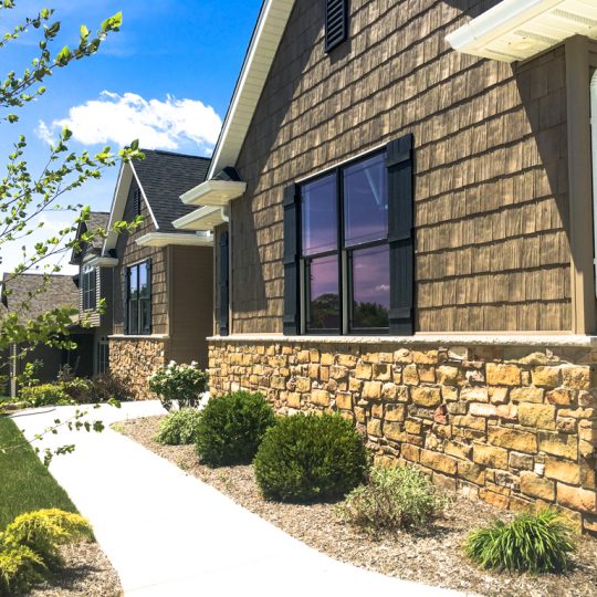 https://www.rivervalleyhomesqc.com/wp-content/uploads/6234_Whispering_Hills_Ct_29-540x540.jpg