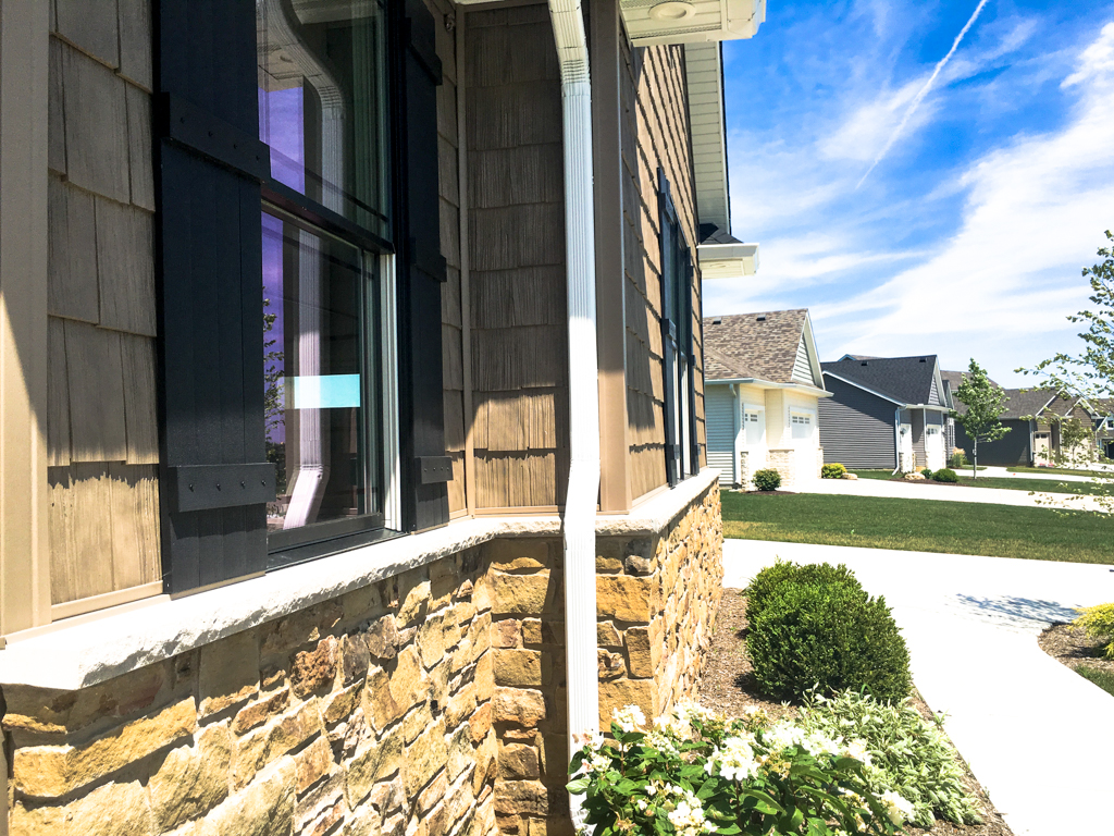 https://www.rivervalleyhomesqc.com/wp-content/uploads/6234_Whispering_Hills_Ct_33.jpg