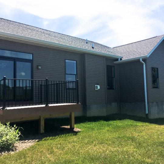 https://www.rivervalleyhomesqc.com/wp-content/uploads/6234_Whispering_Hills_Ct_36-540x540.jpg