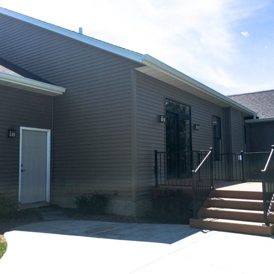 https://www.rivervalleyhomesqc.com/wp-content/uploads/6234_Whispering_Hills_Ct_37-540x540.jpg