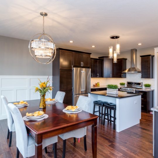 https://www.rivervalleyhomesqc.com/wp-content/uploads/6234_Whispering_Hills_Ct_6-540x540.jpg