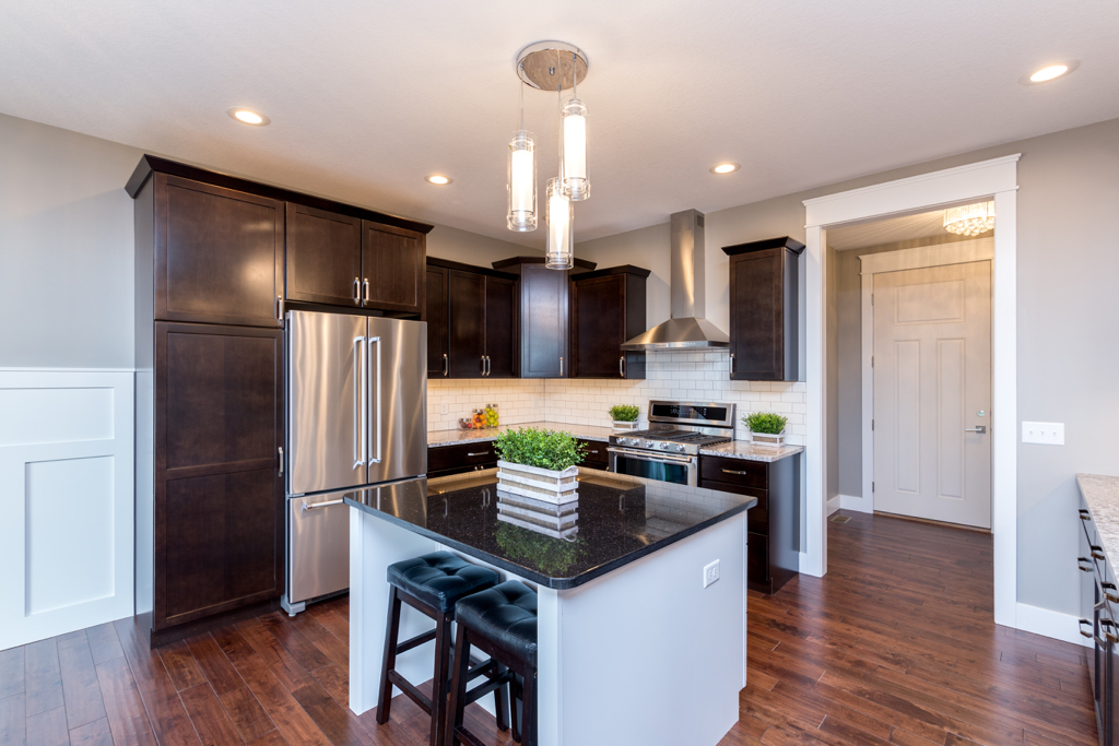 https://www.rivervalleyhomesqc.com/wp-content/uploads/6234_Whispering_Hills_Ct_7.jpg