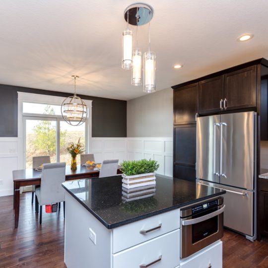 https://www.rivervalleyhomesqc.com/wp-content/uploads/6234_Whispering_Hills_Ct_8-540x540.jpg